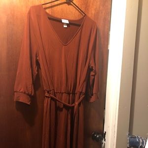 Nice v neck dress that fits well!